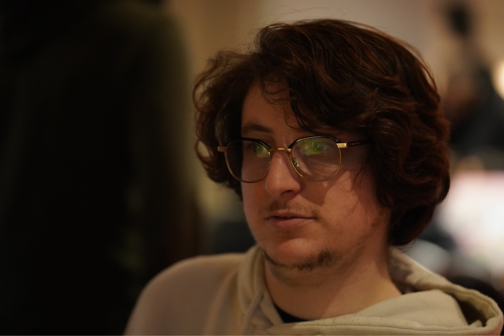 Val, membre de l'association Smash Grenoble, qui organise l'Oracle, major sur le jeu FGC.