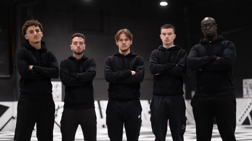 Équipe de Team Divergentes évoluant en Challenger League EVA composée de Paascool, Nelkaa, Ziter, Ipy & Elite.