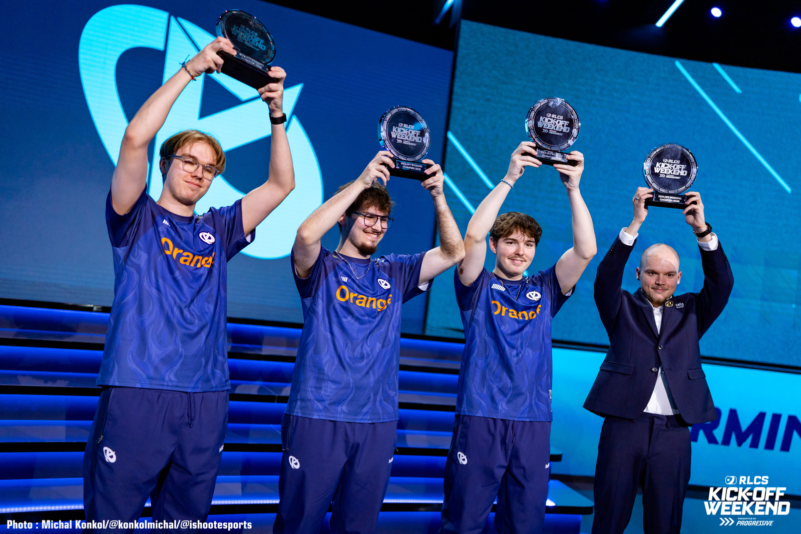 Prêts pour le Major de Paris sur Rocket League, Vatira et Extra veulent « soulever le trophée avec Le Blue Wall ». Photo : Michal Konkol/@konkolmichal/@ishootesports