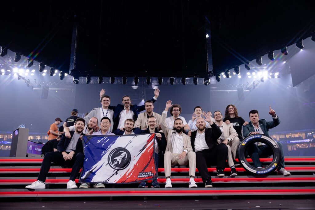L'équipe de Rocket Baguette lors du Major RLCS de Paris. Crédits : @huonjie (X)