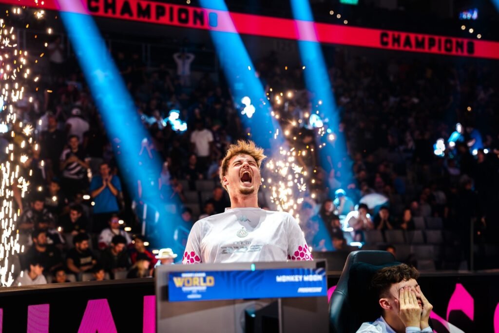 Monkey Moon remporte son deuxième titre de champion du monde en 2024 avec BDS. 
Crédits : Rocket League Esports. 