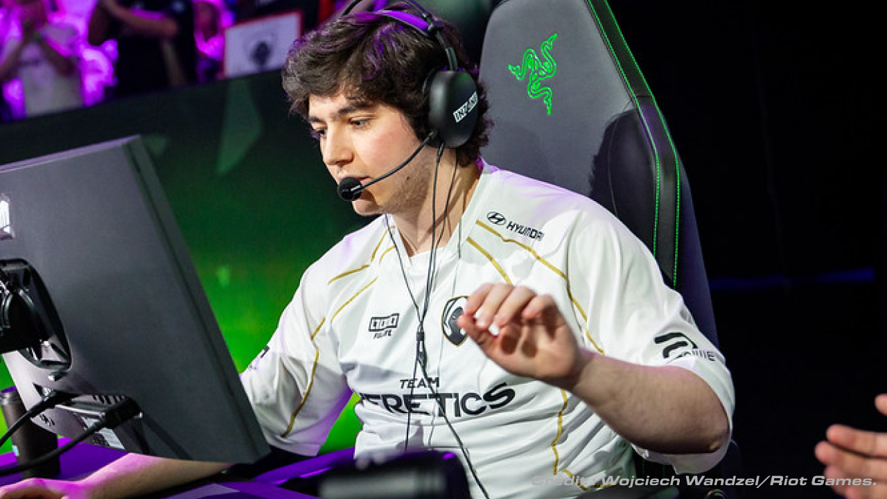 Enes « RieNs » Ecirli, joueur Valorant de la Team Heretics durant le match face à FUT Esports en playoffs des VCT EMEA stage 1 2026.