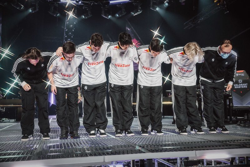 FUT Esports après avoir perdu son match 0-2 face à Team Vitality, durant les Masters de Londres 2026. Crédit : Colin Young Wolff/Riot Games.