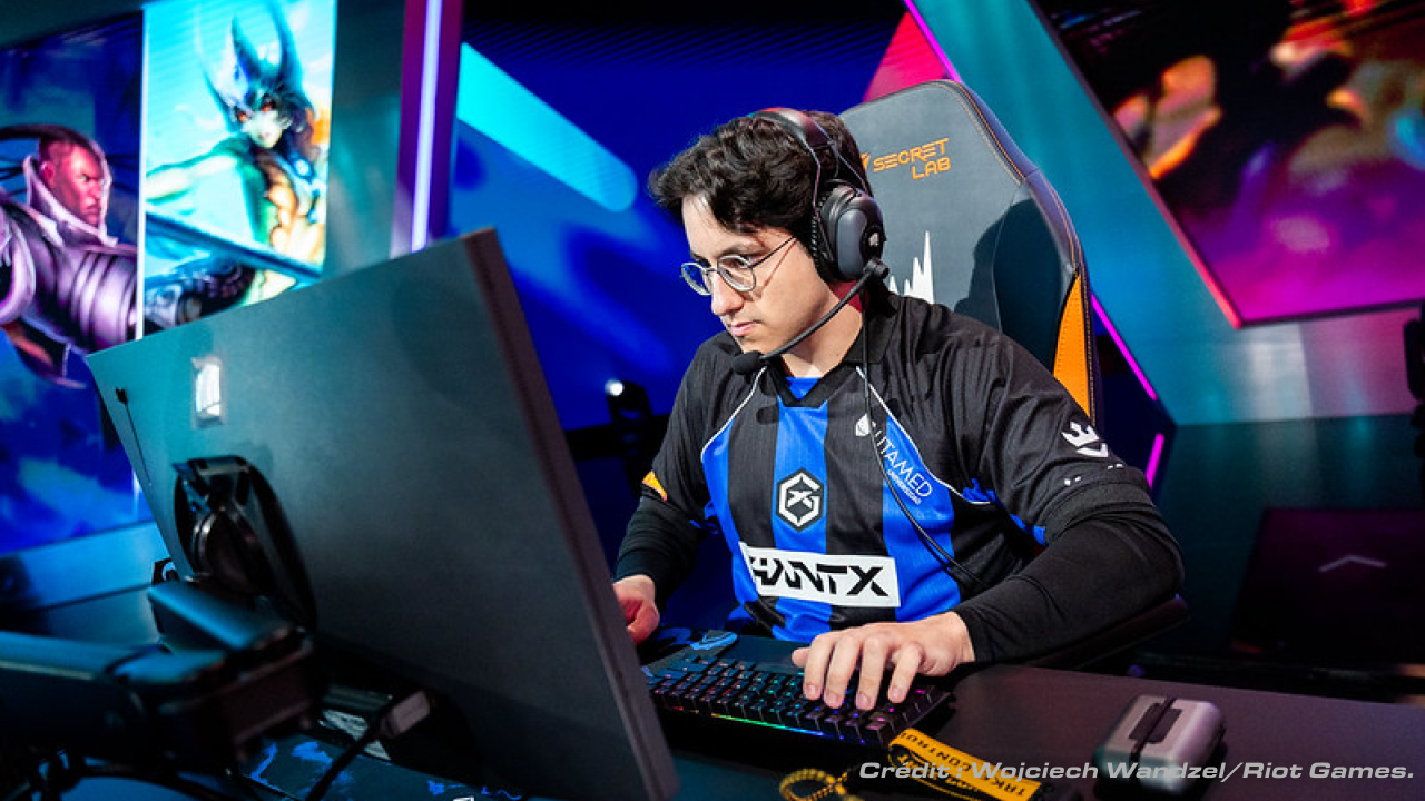 Eren "Lot" Yıldız, toplaner de l'équipe GIANTX évoluant en LEC durant les playoffs du spring split 2026.