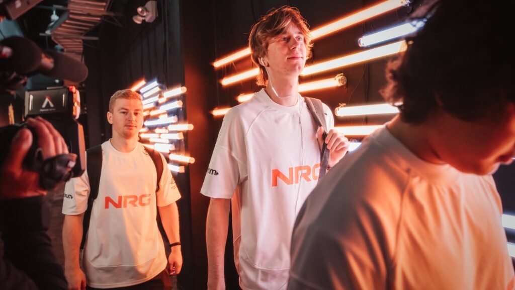 Les membres de NRG Bonkar et Mada arrivent à la Riot Games Arena à Los Angeles, avant leur rencontre du VCT Americas 2026 Stage 1.
