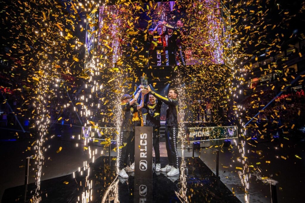 Zen, alpha54, Radosin et Ferra remportent les Worlds RLCS 2023 avec Vitality.